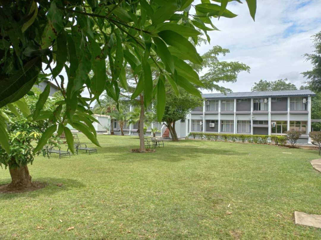 Crescent Lodge Livingstone Exterior foto
